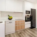 Spacious & Stylish Flat With Garage By Hostwise Ermesinde
