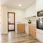 Spacious & Stylish Flat With Garage By Hostwise * Ermesinde