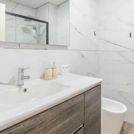 Apartment Hostwise - Spacious & Stylish Flat With Garage Ermesinde