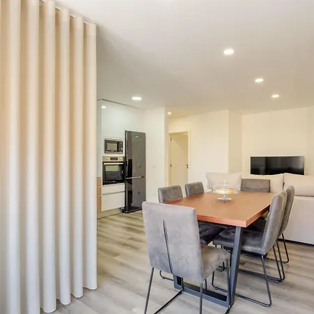 Spacious & Stylish Flat With Garage By Hostwise Appartement Ermesinde