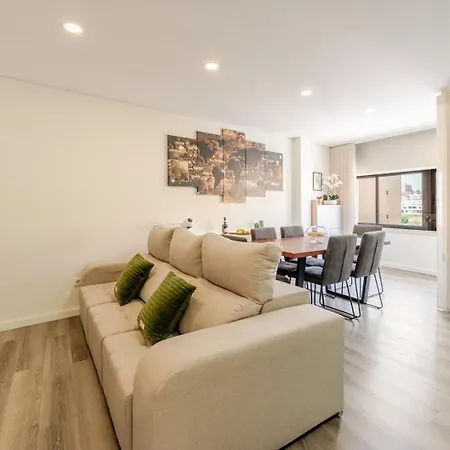Apartament Spacious & Stylish Flat With Garage By Hostwise Ermesinde