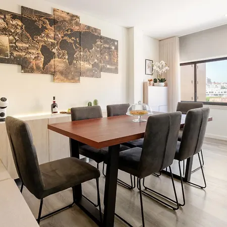 Spacious & Stylish Flat With Garage By Hostwise * Ermesinde