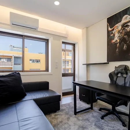 Spacious & Stylish Flat With Garage By Hostwise Appartement *