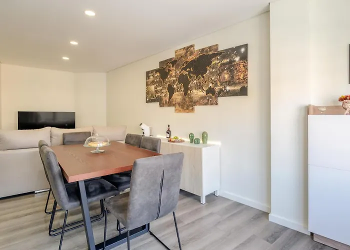 Spacious & Stylish Flat With Garage By Hostwise * Ermesinde