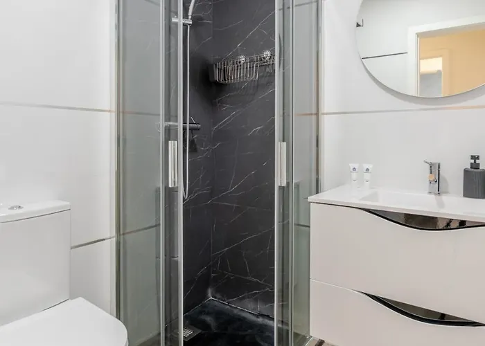 Spacious & Stylish Flat With Garage By Hostwise Apartment Ermesinde