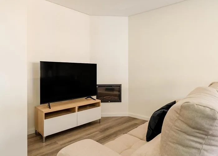 Spacious & Stylish Flat With Garage By Hostwise * Ermesinde