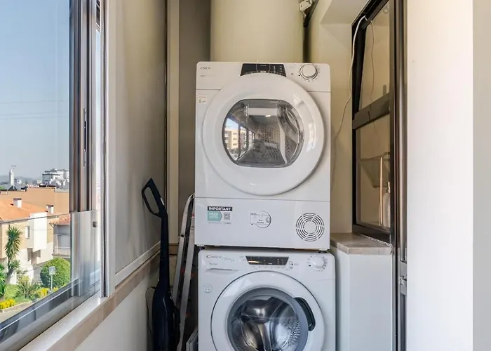 Apartman Spacious & Stylish Flat With Garage By Hostwise