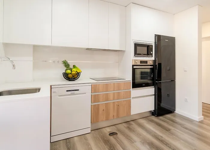 Spacious & Stylish Flat With Garage By Hostwise Ermesinde