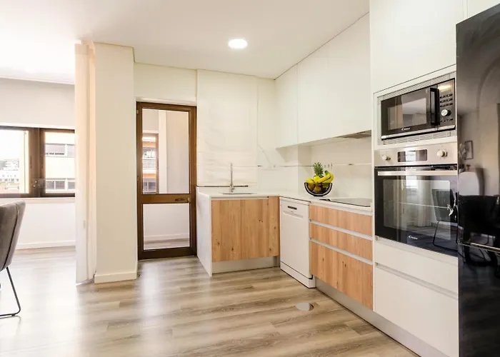 Spacious & Stylish Flat With Garage By Hostwise * Ermesinde