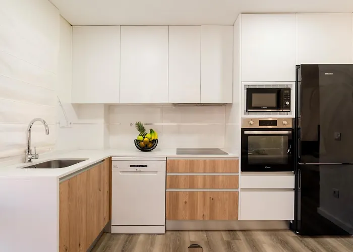 Apartman Spacious & Stylish Flat With Garage By Hostwise